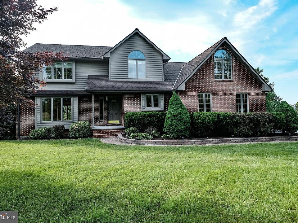 1st image of 392 Milldale Valley Dr