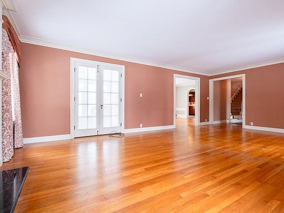 3rd image of 357 W Southern Ave