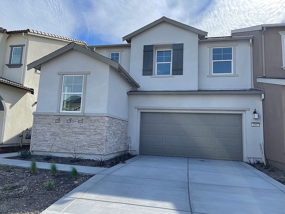 1st image of 5907 Lenin Priego St