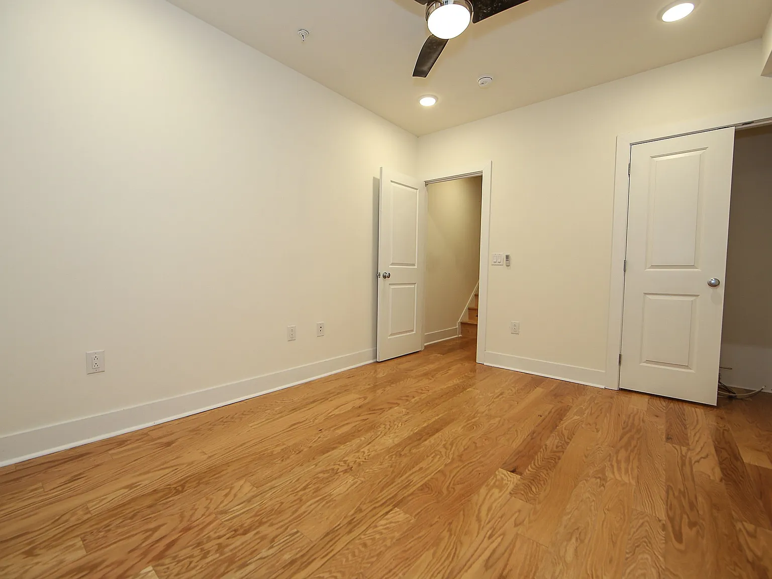 1725 Arlington St Unit B — Photo 2