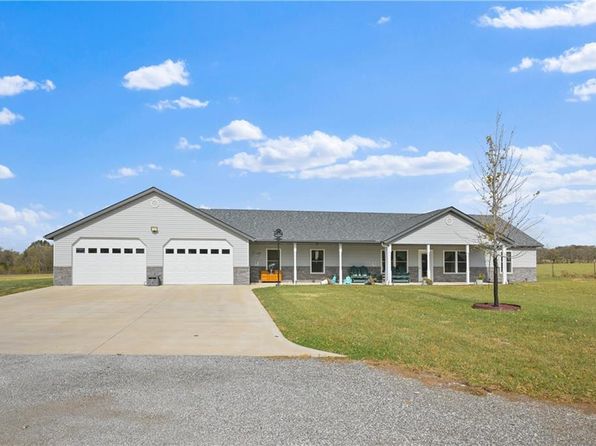 1185 Route E E, Lockwood, MO 65682