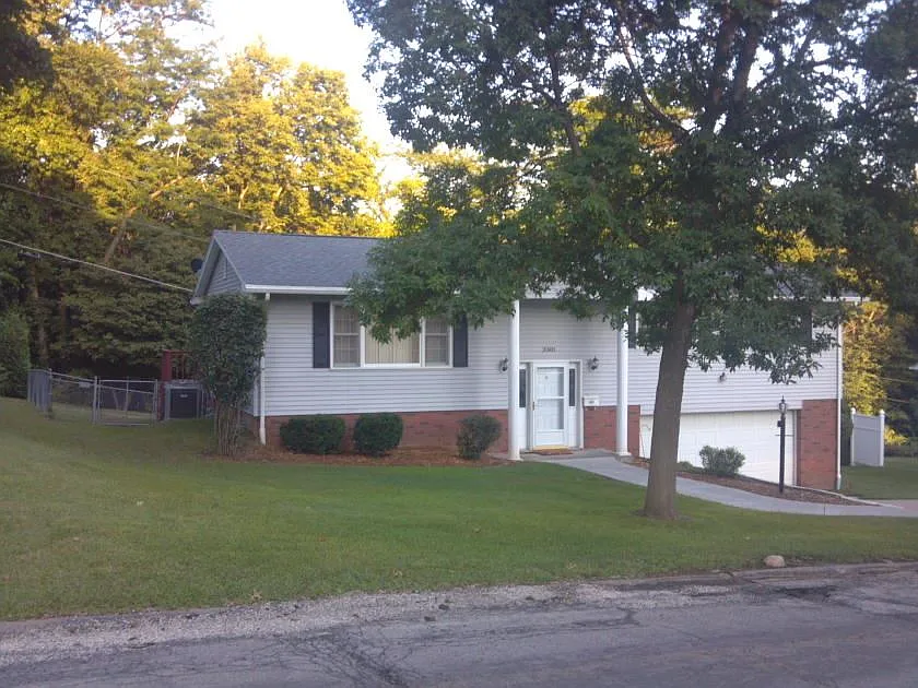 3301 28th Street Ct photo 1