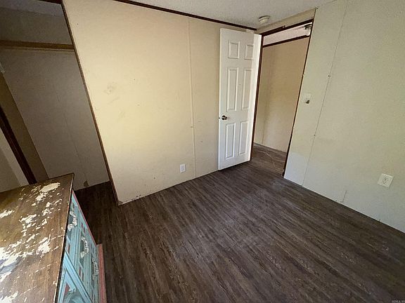 3rd image of 636 Eakins Rd