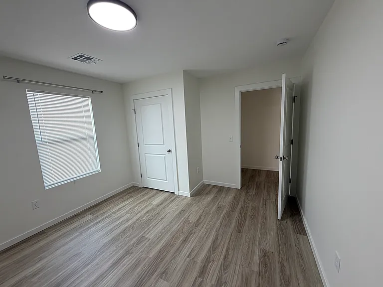 1219 Fountain Dr — Photo 8