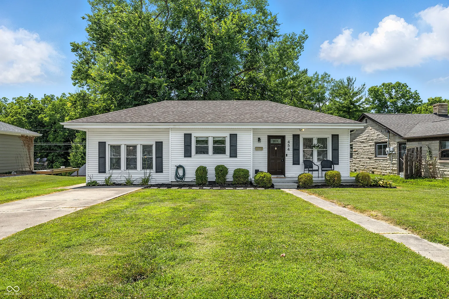 454 Pickett St photo 1
