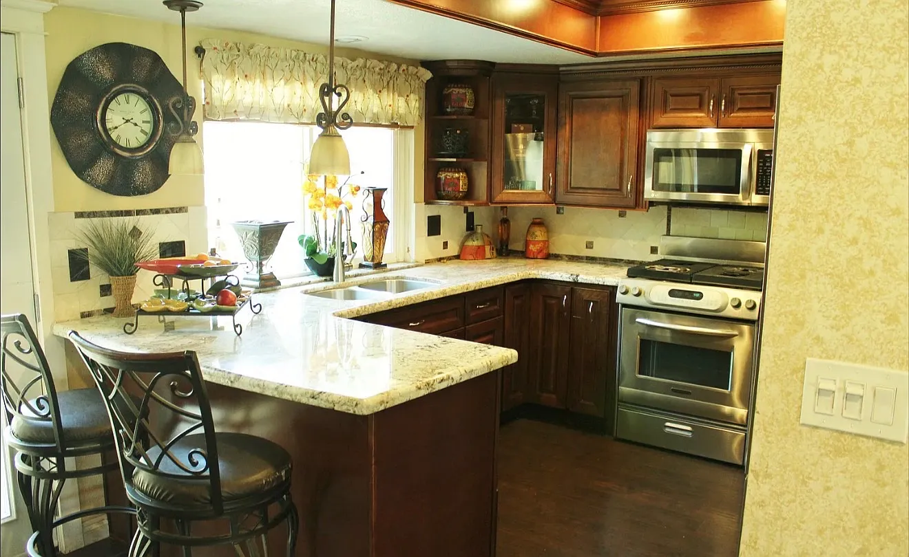 3 bed, 1360 sqft, $2,991 — Photo 2