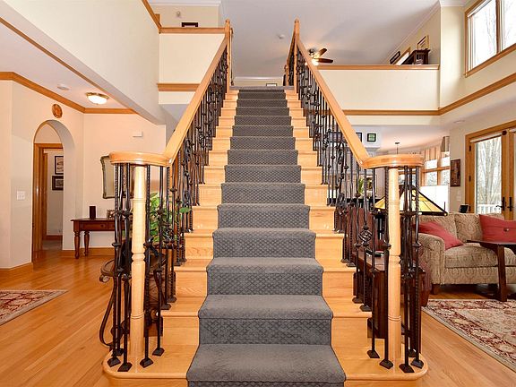 2nd image of 1480 Cress Creek Ct