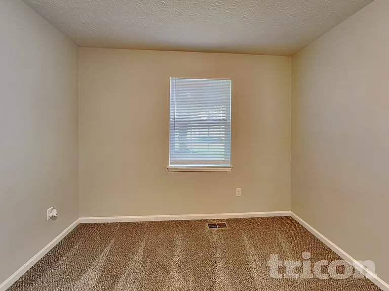 1690 Fountain Lake Dr E — Photo 11