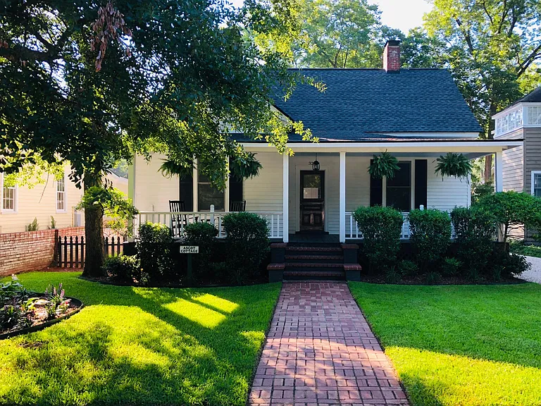 328 Union St SE — Photo 1