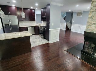 38 Farnham Sq, Parlin, NJ 08859