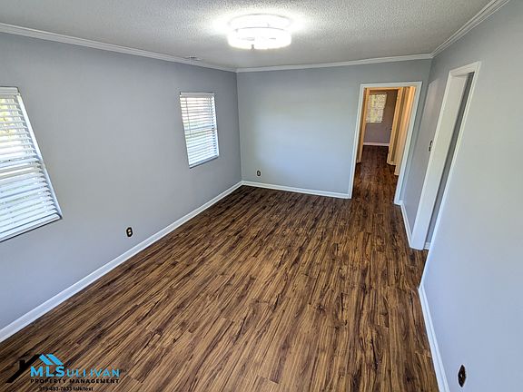 5th image of 901 Elmira Ave