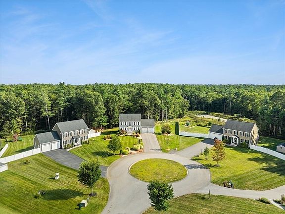 4th image of 32 Pocksha Dr