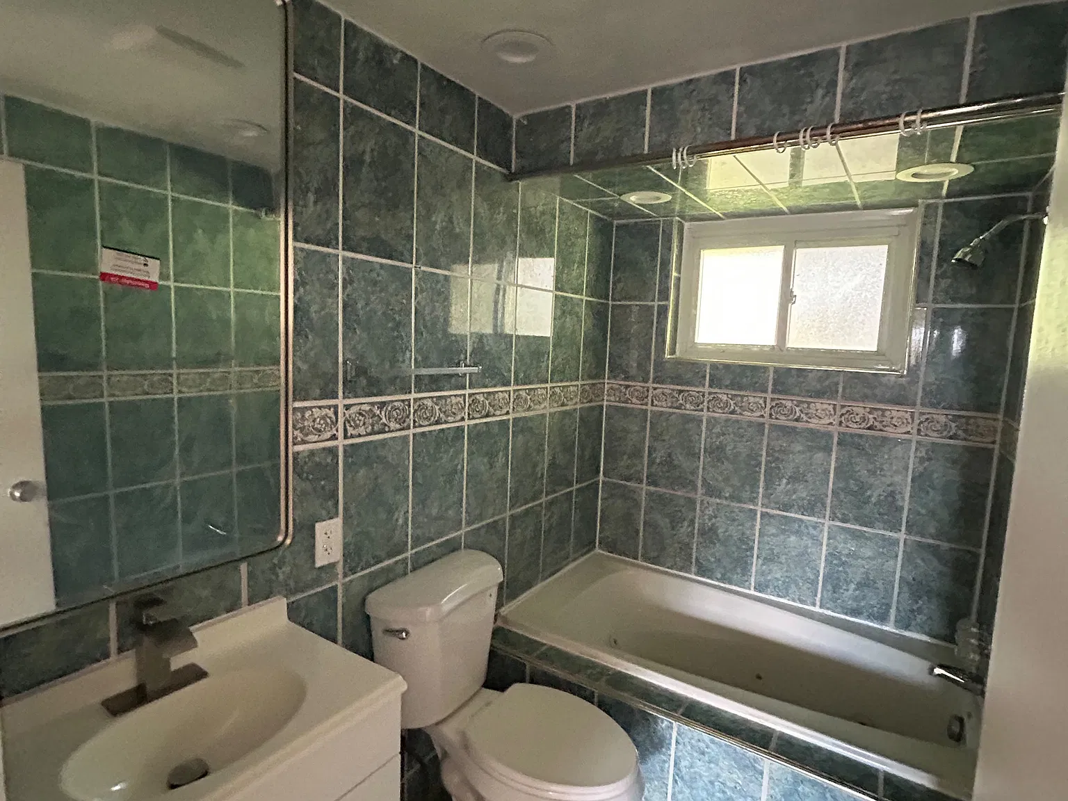 3 bed, 1.5 bath, 1516 sqft, $1,890 — Photo 4