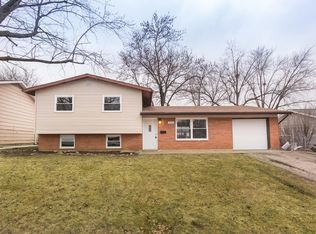 1551 Hillcrest Ave, Hanover Park, IL 60133