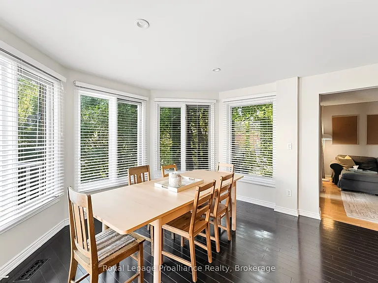 37 Ravine Dr — Photo 18