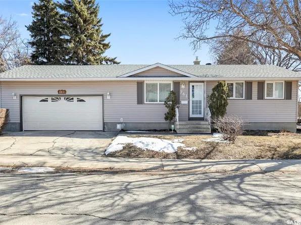 761 Sneddon STREET, Regina, SK S4T 6H3