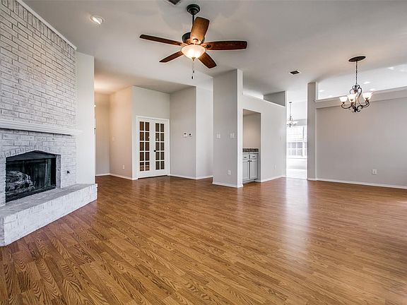 4th image of 821 Tealwood Cir