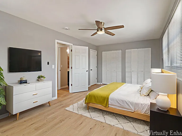 2208 Kensington Dr — Photo 10
