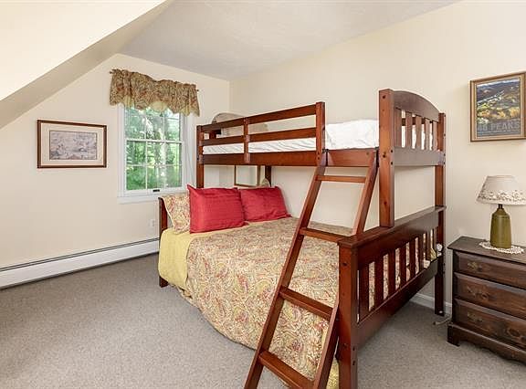 2nd image of 4 Hillrise Ln