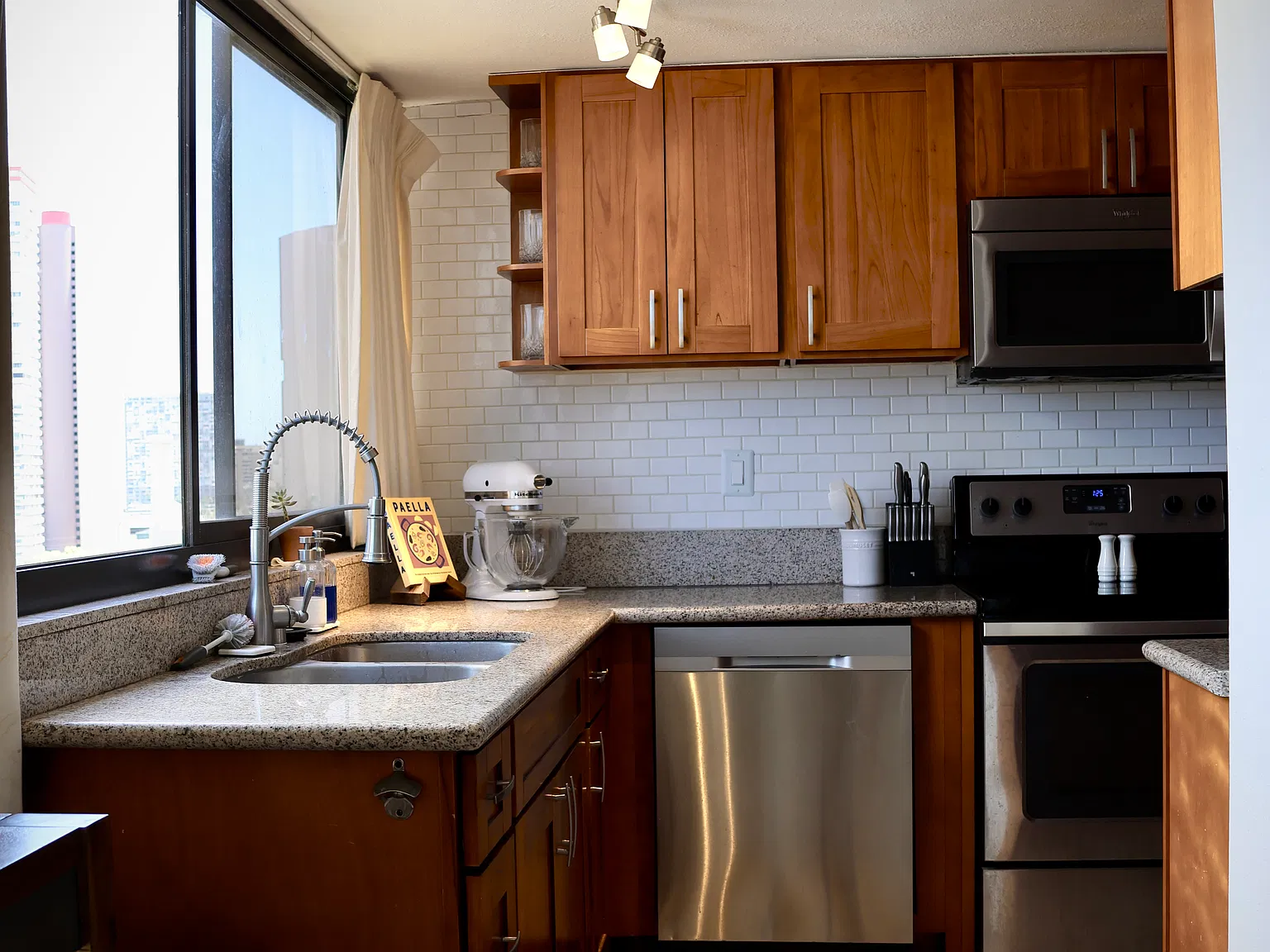 2 bed, 1049 sqft, $3,500 — Photo 3