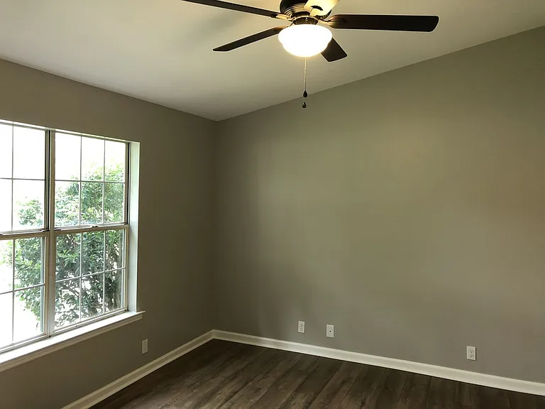 314 Castlewood Dr — Photo 11