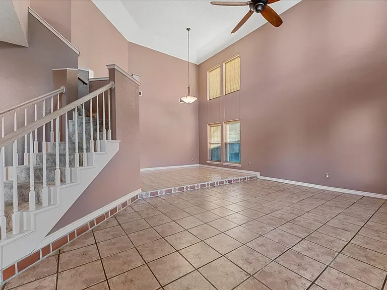 6752 Macintosh Dr — Photo 9