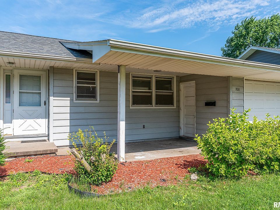 928 Iroquois Dr, Davenport, IA 52804 Zillow