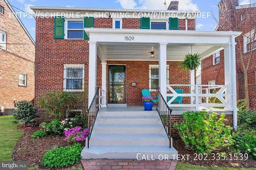 1509 Channing St NE photo 1