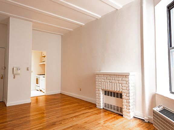 5th image of 76 Saint Marks Pl