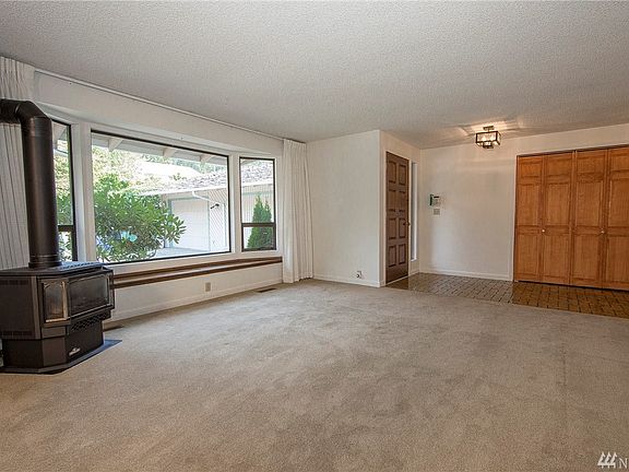 5th image of 1319 142nd Pl NE