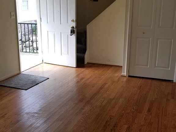 2nd image of 914 Creekwood Ln #1