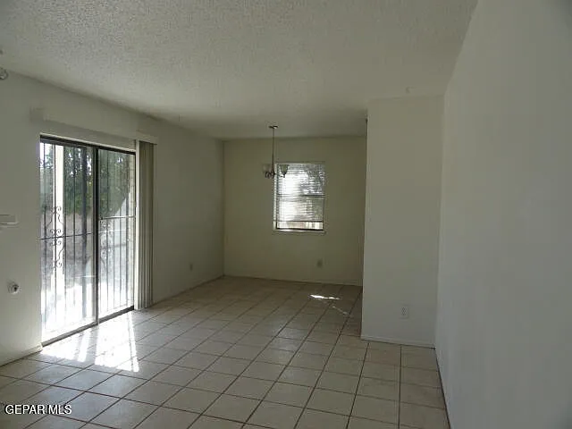 712 Arredondo Dr — Photo 3
