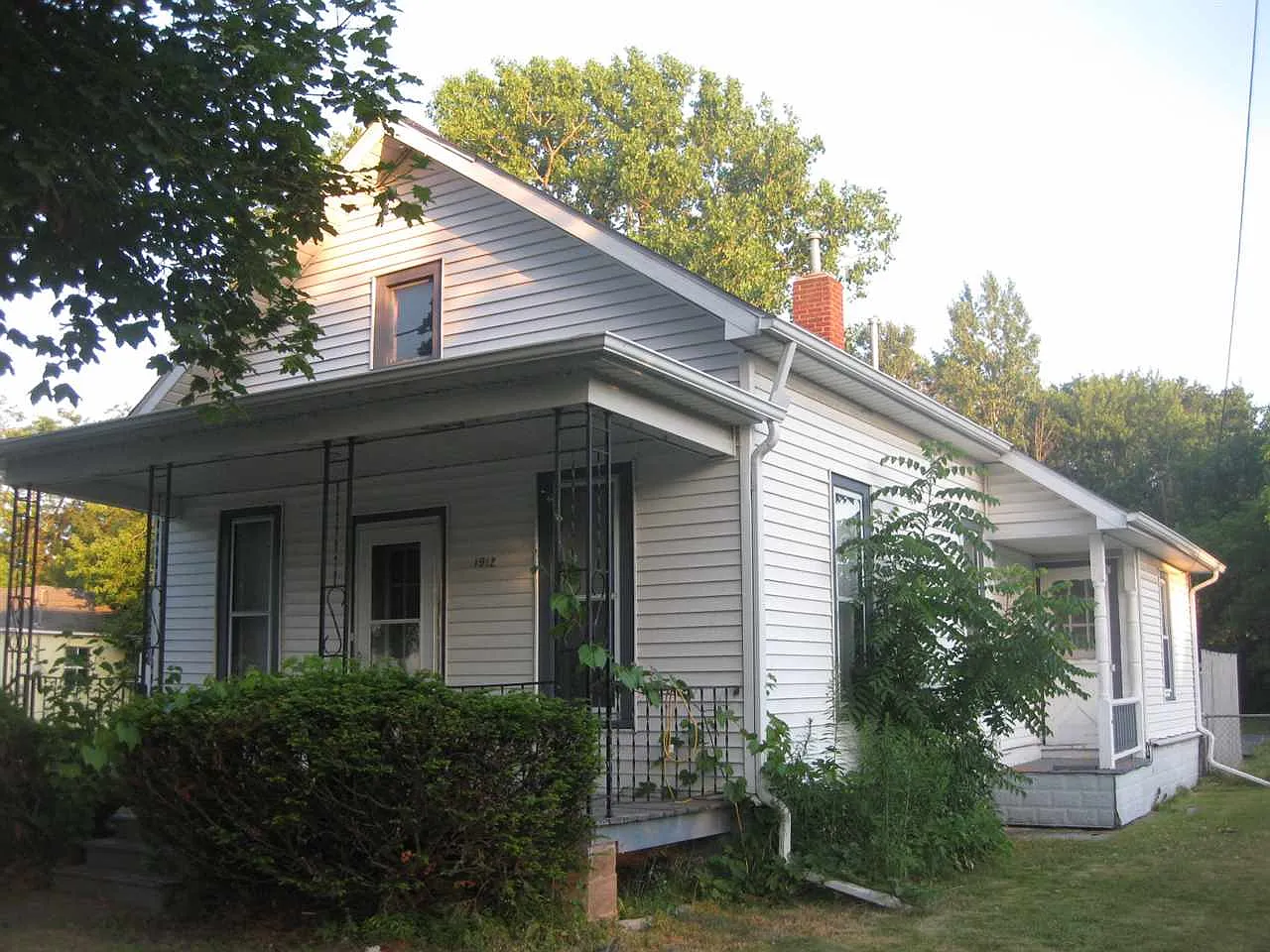 1912 Woodside Ave photo 1