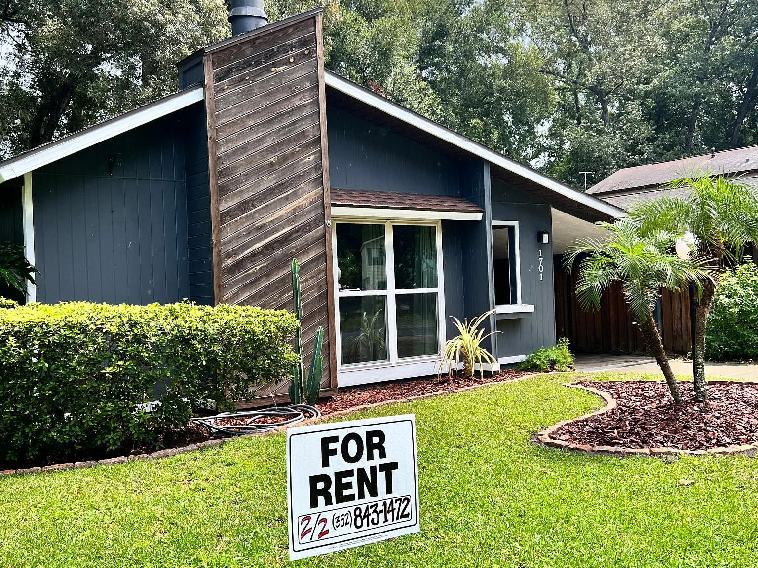 2 bed, 1132 sqft, $1,700 — Photo 1