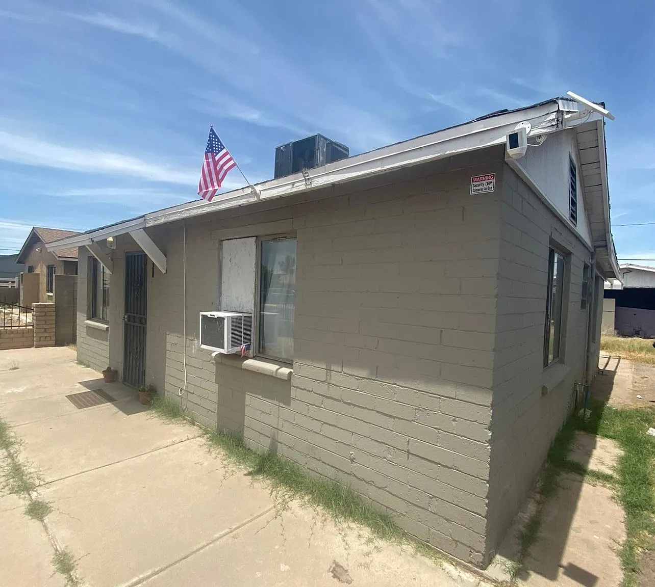 620 W Jones Ave — Photo 1