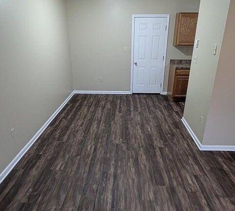 4th image of 253 Underwood St