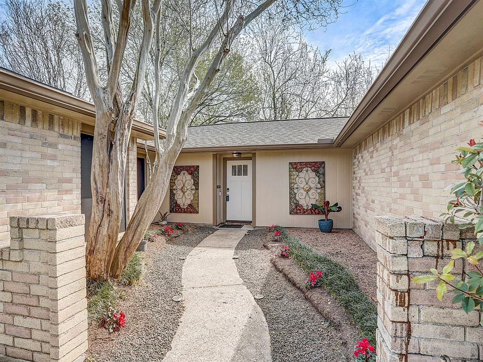 1st image of 2715 Knoxville Drive