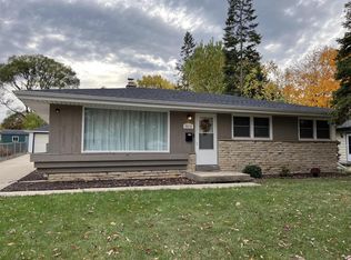 8819 W Daphne St, Milwaukee, WI 53224