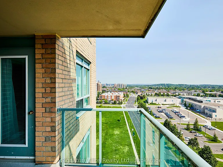 11 Oneida Cres #LPH05 — Photo 6