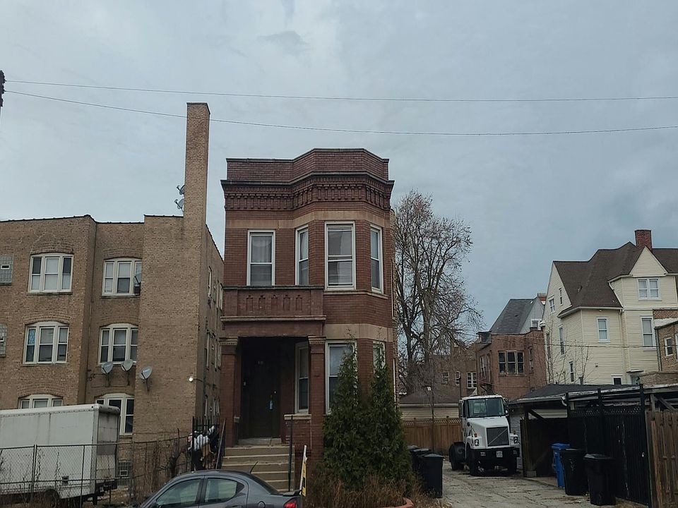 1st image of 1910 E 73rd St