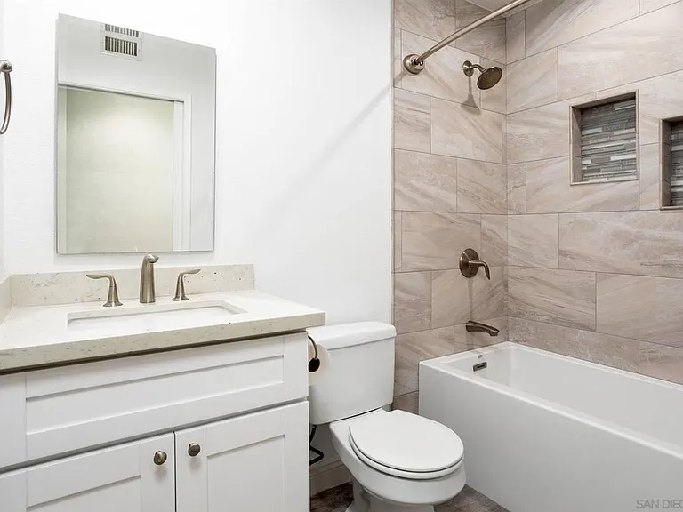 7553 Winterwood Ln — Photo 10