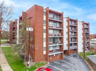 446 Hoodridge Dr APT 204, Pittsburgh, PA 15234