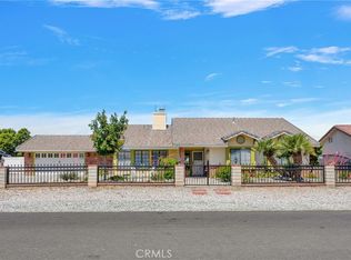 13410 Ivanpah Rd, Apple Valley, CA 92308