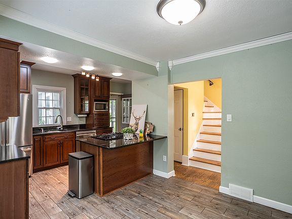 4th image of 435 61st St