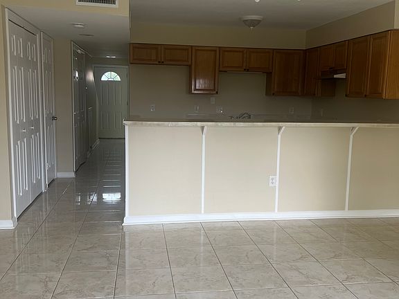 3rd image of 7036 Northgate Dr