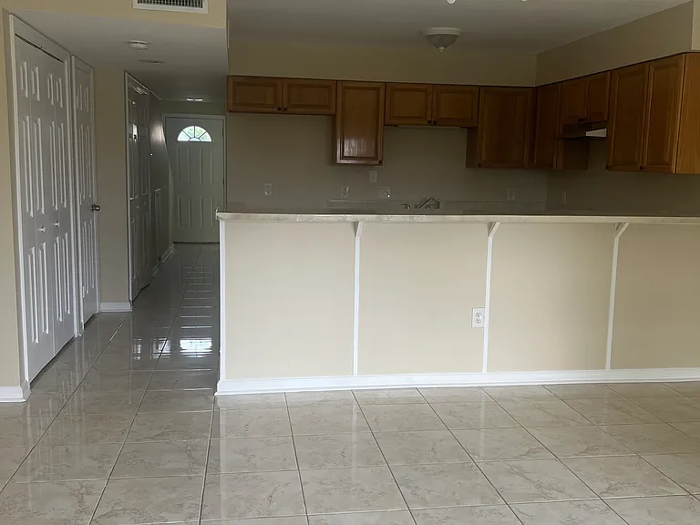 7036 Northgate Dr — Photo 3