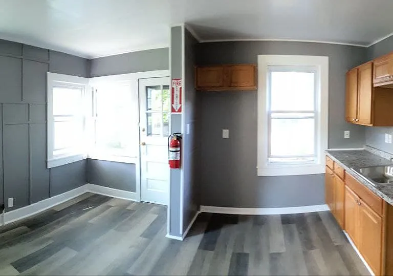215-217 W Main St — Photo 6