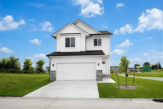 211 NW Springbrooke Dr — Photo 1