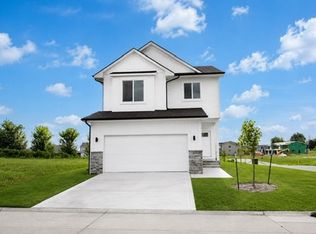211 NW Springbrooke Ln, Grimes, IA 50111