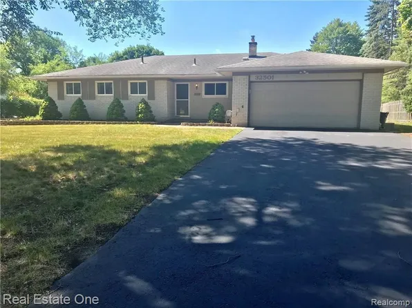 32501 W Thirteen Mile Rd, Farmington Hills, MI 48334